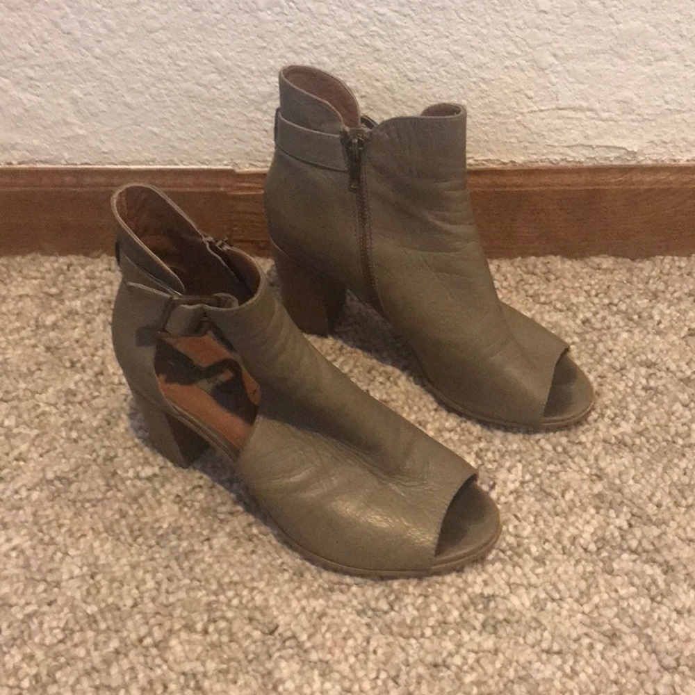 Steve Madden Booties